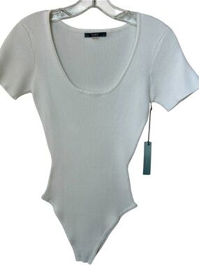 TART Ribbed Bodysuit White Short Sleeve Scoop Neck NWT Medium
